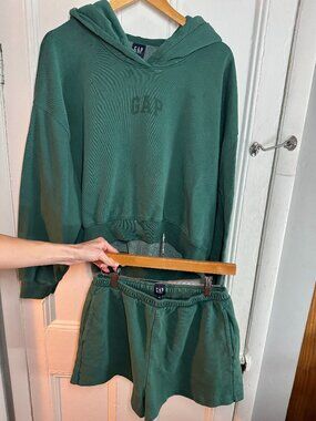 Green Gap Lounge Set